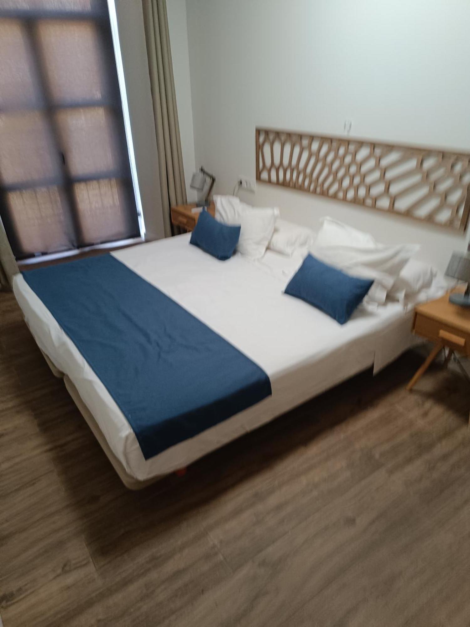 Apartamentos Al-Qazeres Luxury La Concepcion Caceres Luaran gambar